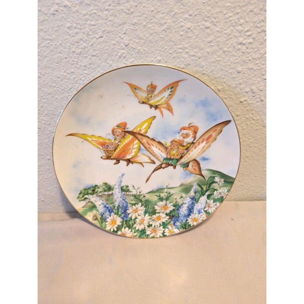 Vintage Seima “OFF TO THE PICNIC” The Little People Series Woodmere Plate #368